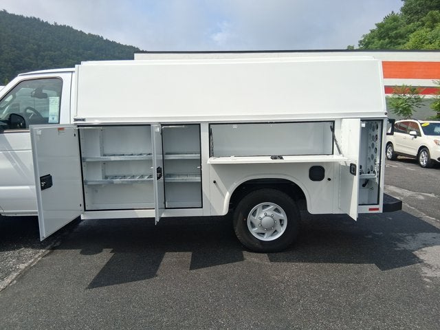 2026 Ford E-Series Cutaway E-350 SRW