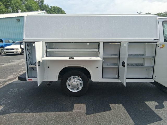 2026 Ford E-Series Cutaway E-350 SRW