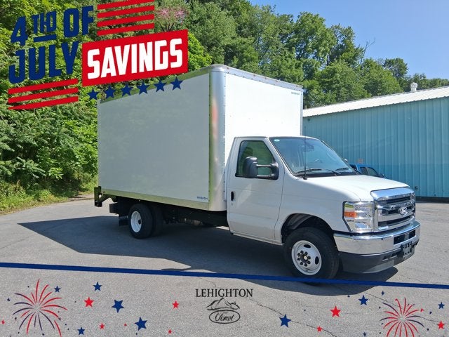 2026 Ford E-Series Cutaway E-450 DRW