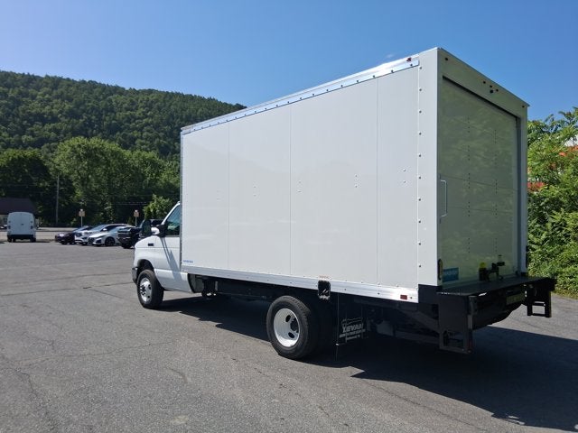 2026 Ford E-Series Cutaway E-450 DRW