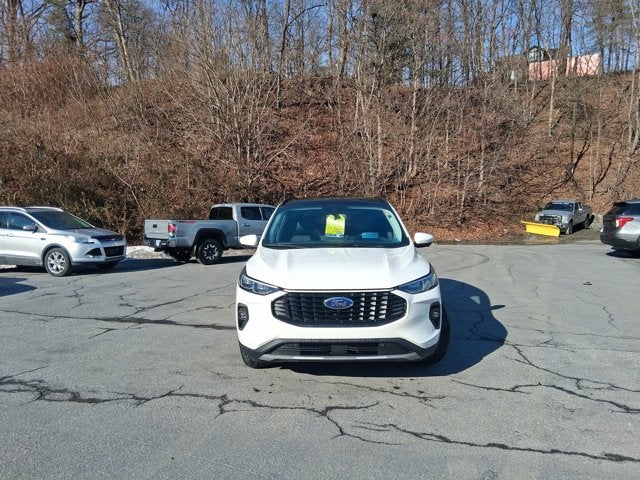 2026 Ford Escape Platinum