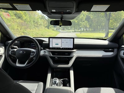 2027 Ford Explorer Active w/200A Pkg