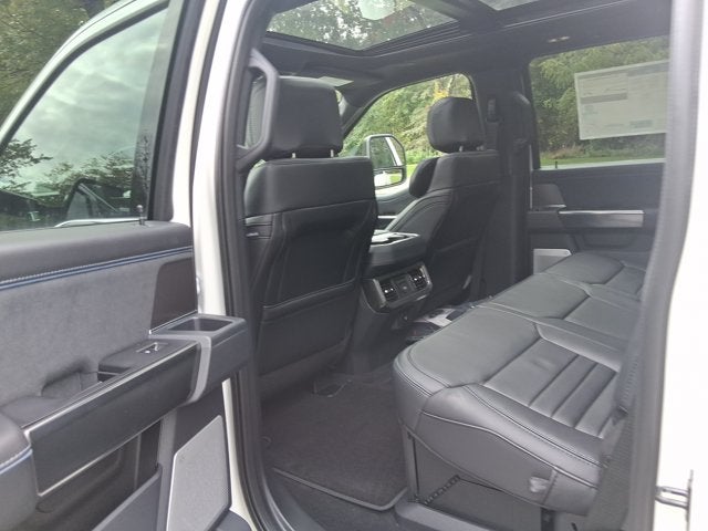 2027 Ford Super Duty F-350 SRW Platinum