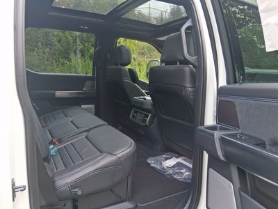 2027 Ford Super Duty F-350 SRW Platinum