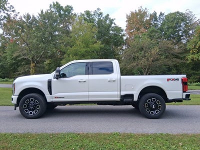 2027 Ford Super Duty F-350 SRW Platinum