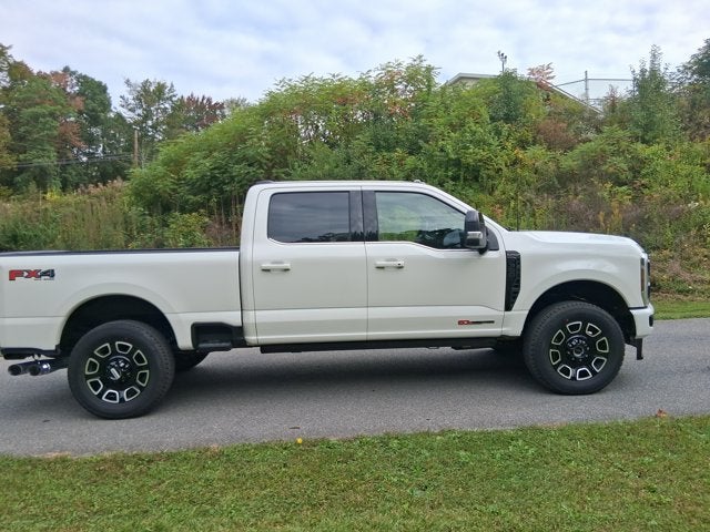 2027 Ford Super Duty F-350 SRW Platinum