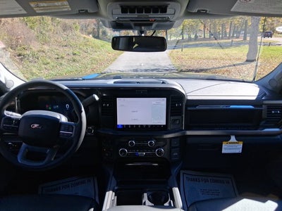 2027 Ford Super Duty F-350 SRW F-350® Lariat®