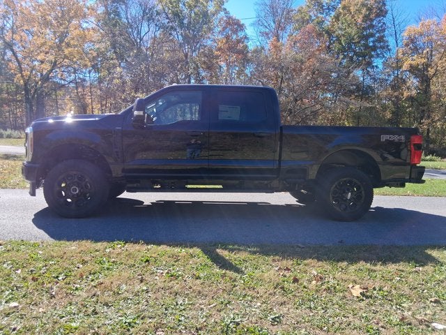 2027 Ford Super Duty F-350 SRW F-350® Lariat®