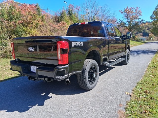 2027 Ford Super Duty F-350 SRW F-350® Lariat®