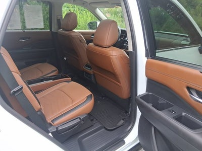 2025 Nissan Pathfinder Platinum