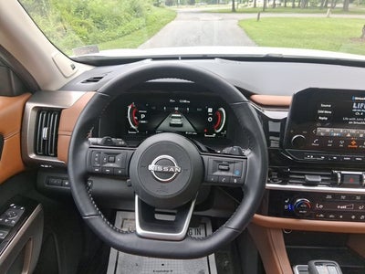 2025 Nissan Pathfinder Platinum