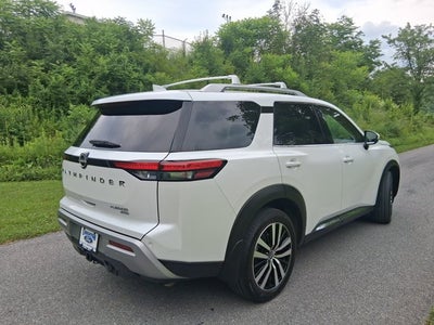 2025 Nissan Pathfinder Platinum